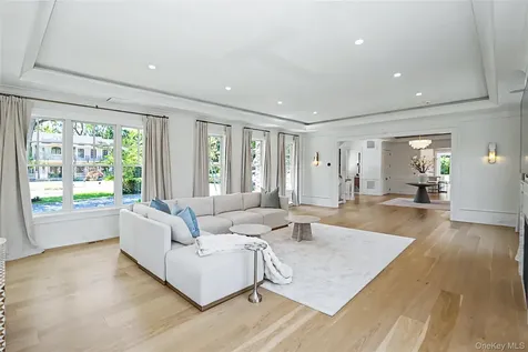2 Pheasant Run Kings Point NY 11024