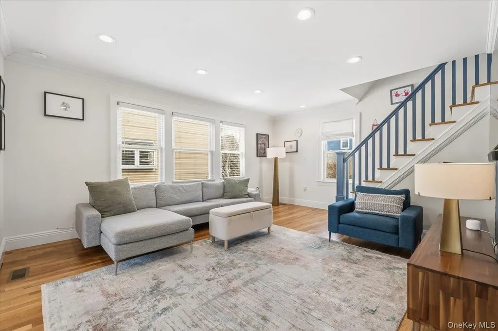 192 Broad Street Williston Park NY 11596