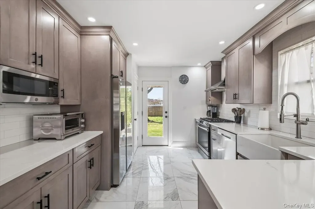 192 Broad Street Williston Park NY 11596