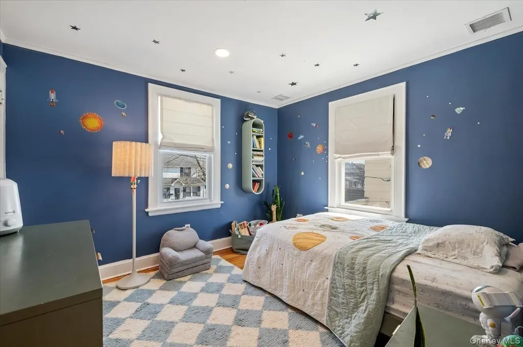 192 Broad Street Williston Park NY 11596