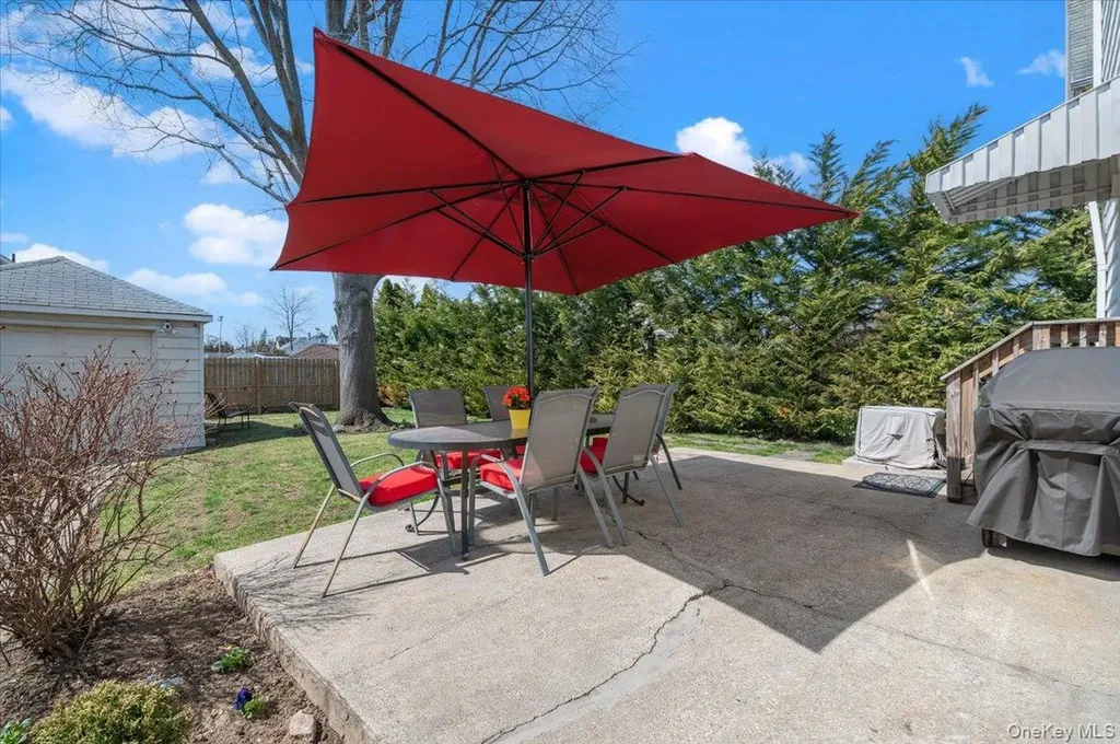 192 Broad Street Williston Park NY 11596