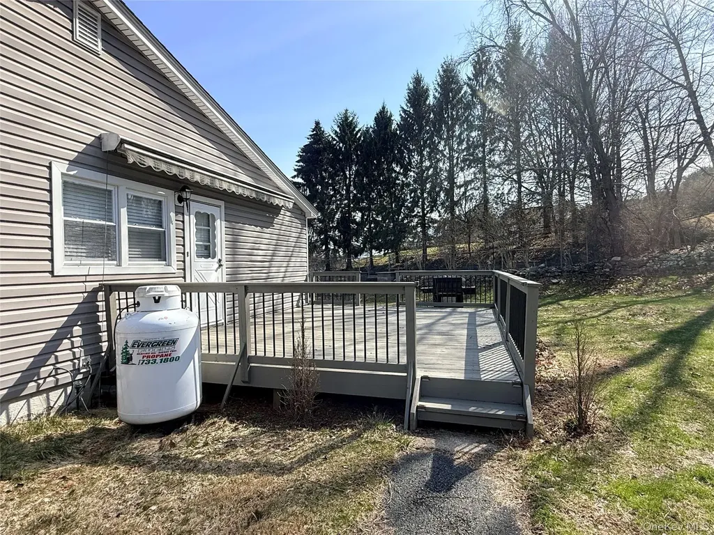 77 Upper Road Road Middletown NY 10940