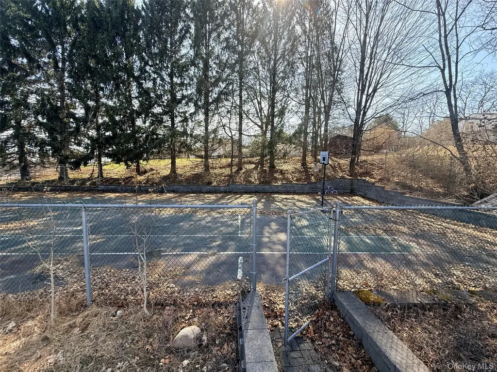 77 Upper Road Road Middletown NY 10940
