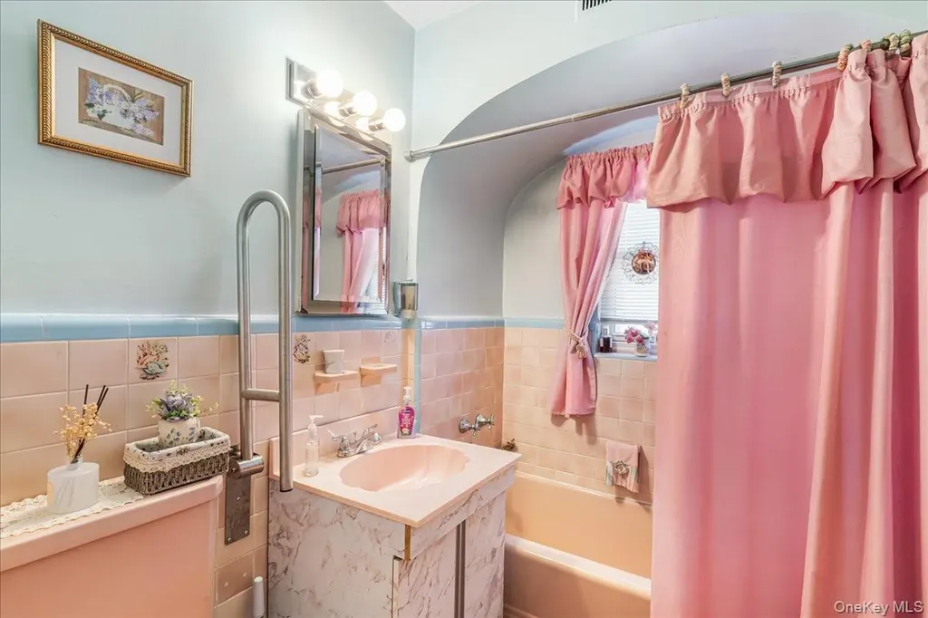 5732 138th Street Flushing NY 11355