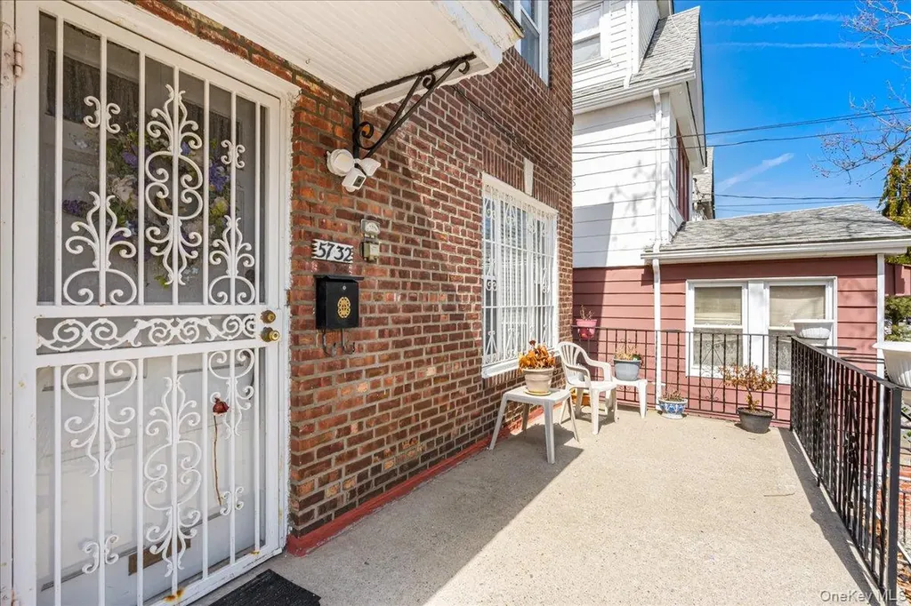 5732 138th Street Flushing NY 11355