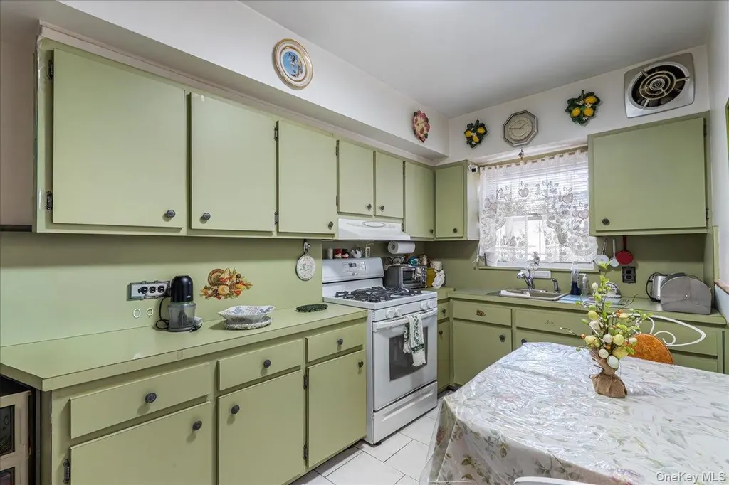 5732 138th Street Flushing NY 11355
