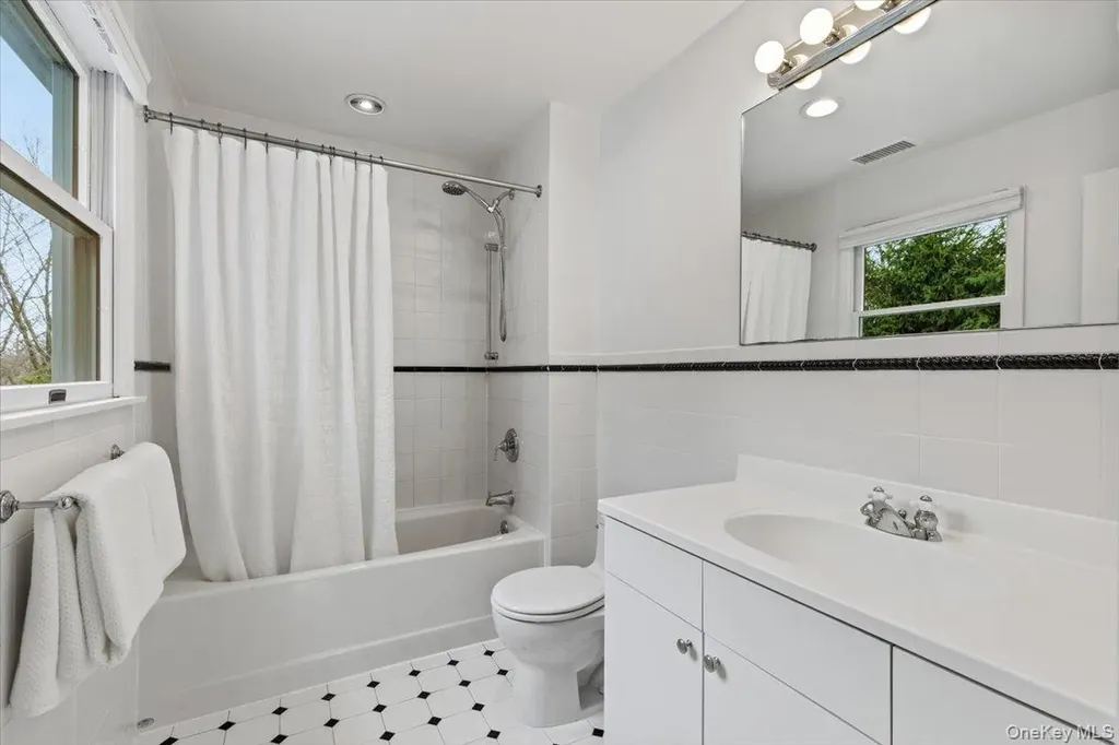 76 Davis Avenue Rye NY 10580