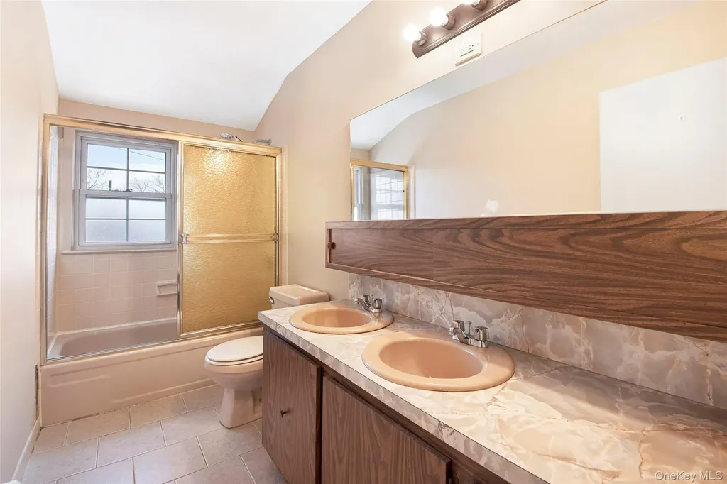 155-30 99th Street Howard Beach NY 11414