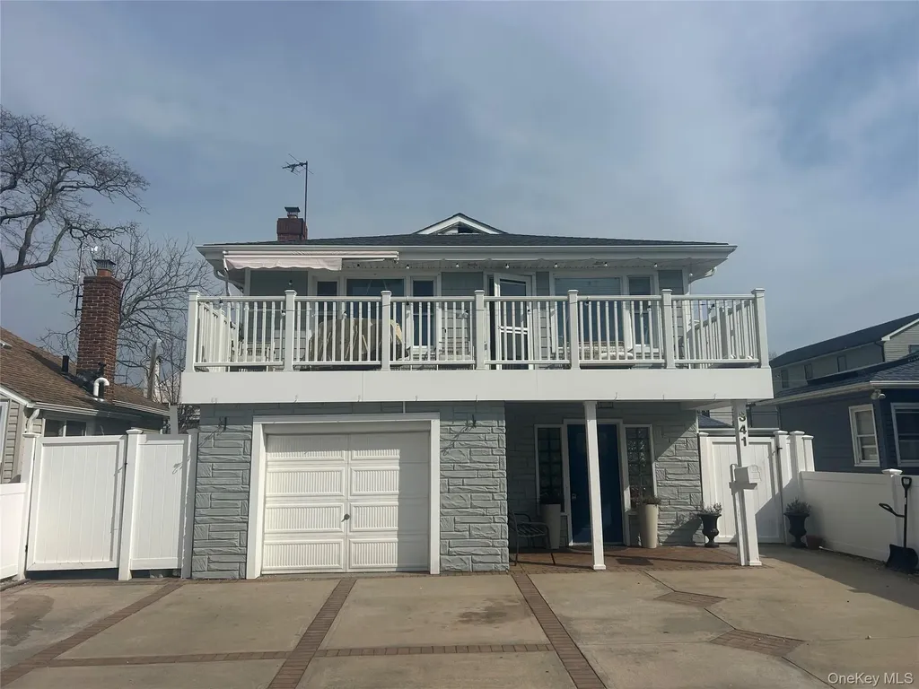 341 E Hudson Street Long Beach NY 11561