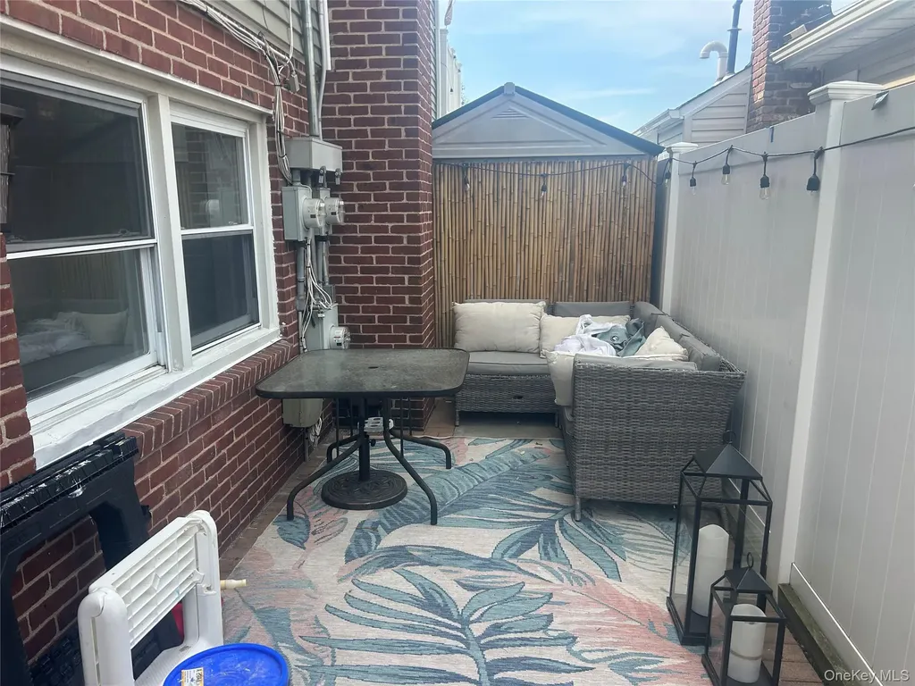341 E Hudson Street Long Beach NY 11561