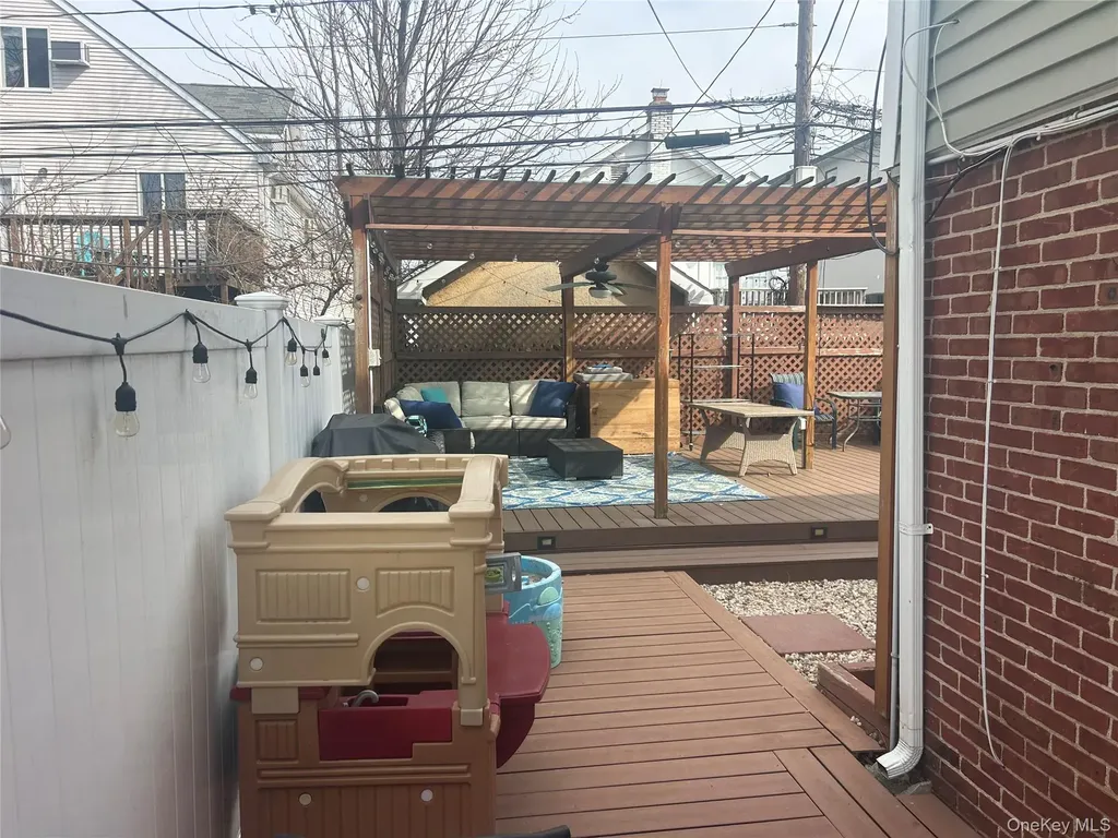 341 E Hudson Street Long Beach NY 11561