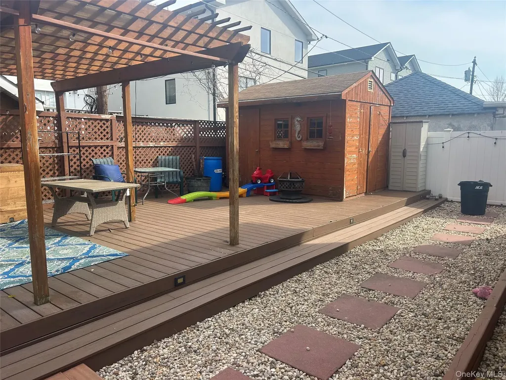 341 E Hudson Street Long Beach NY 11561