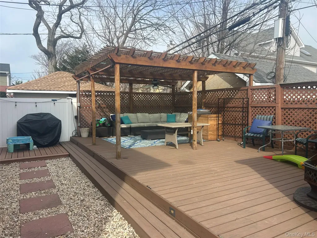 341 E Hudson Street Long Beach NY 11561
