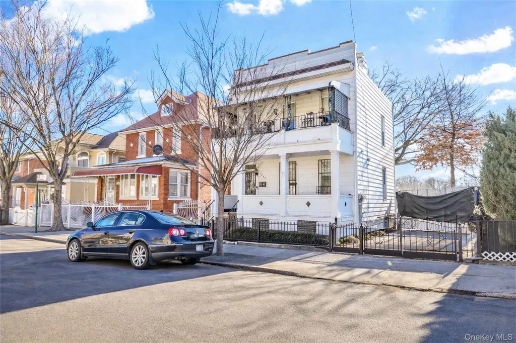 2255 48th Street Astoria NY 11105