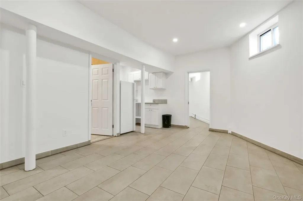 2255 48th Street Astoria NY 11105
