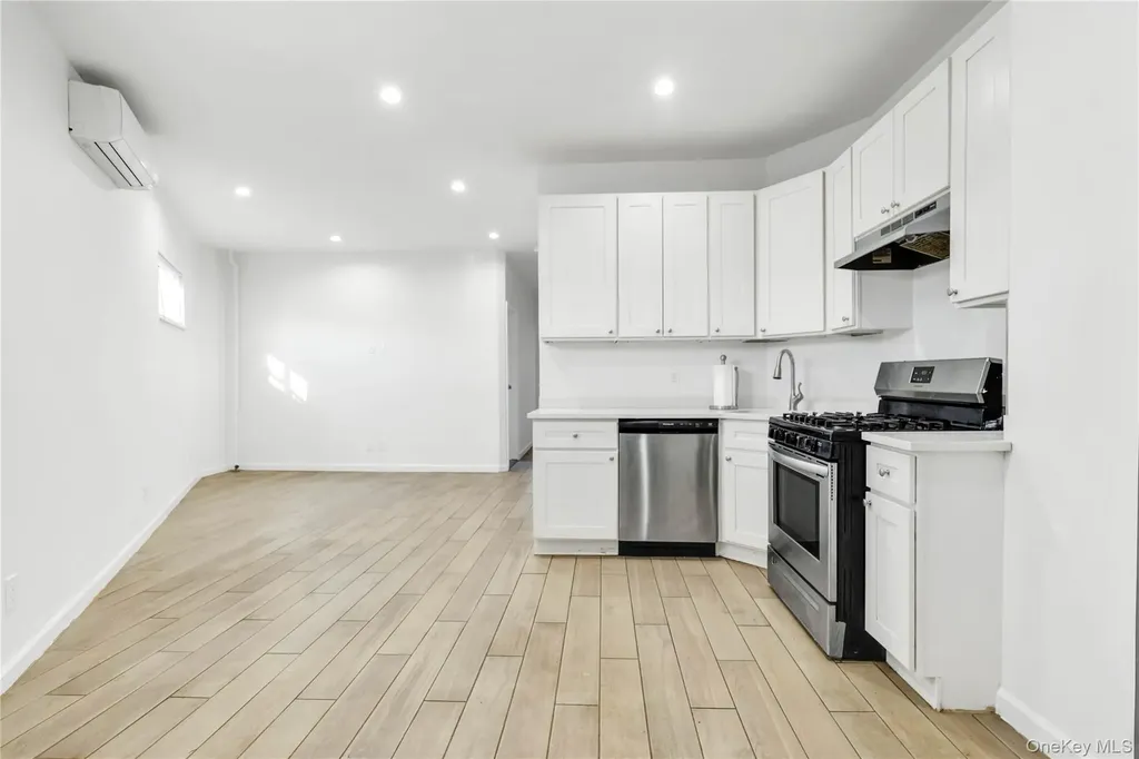 2255 48th Street Astoria NY 11105