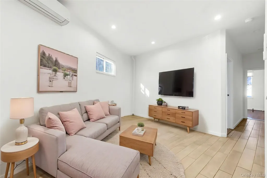 2255 48th Street Astoria NY 11105