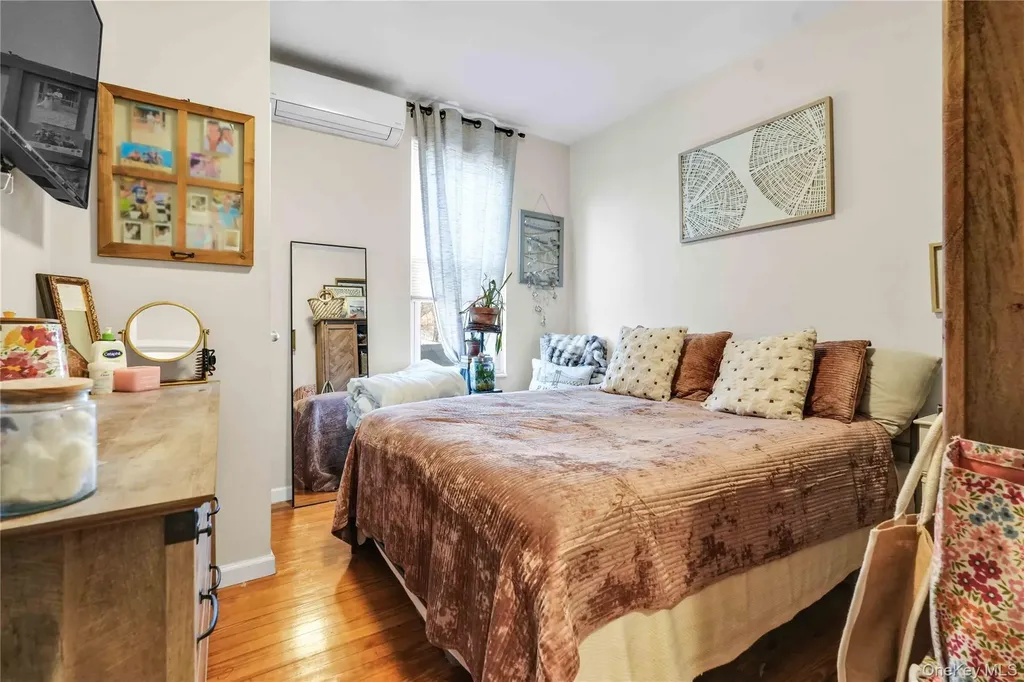 2255 48th Street Astoria NY 11105