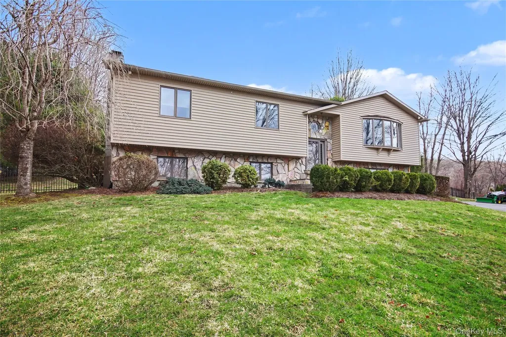 102 Nicholson Road Holmes NY 12531