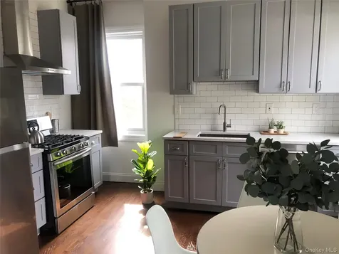 2 Courtney Avenue Newburgh NY 12550