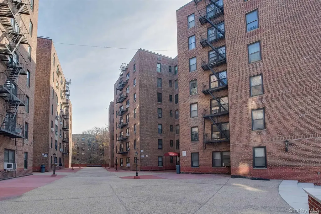 83-77 Woodhaven Boulevard Woodhaven NY 11421