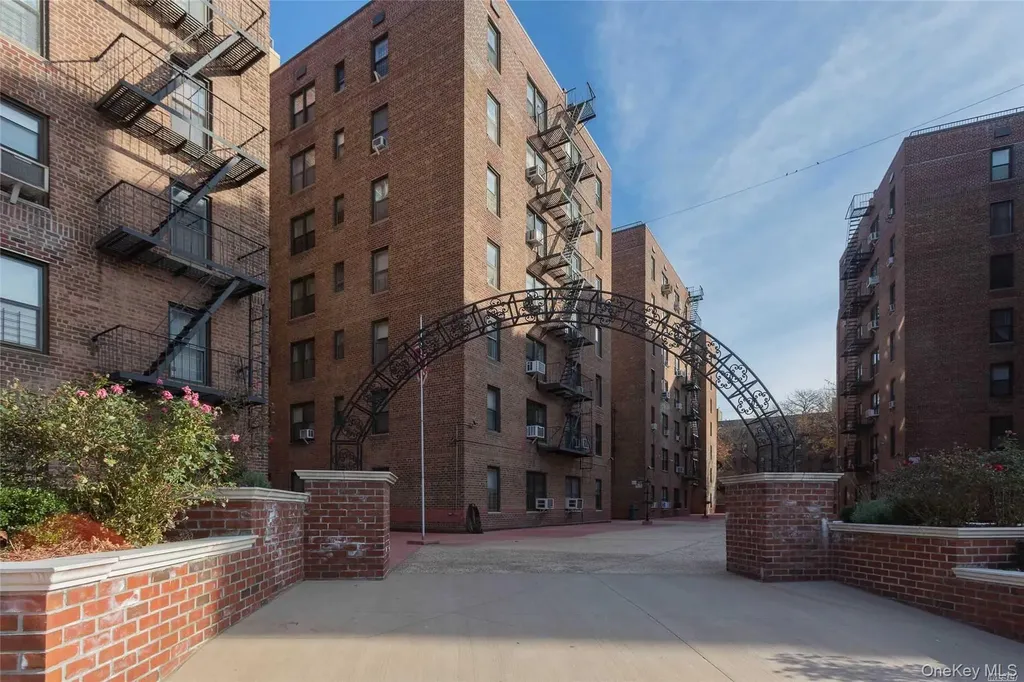 83-77 Woodhaven Boulevard Woodhaven NY 11421