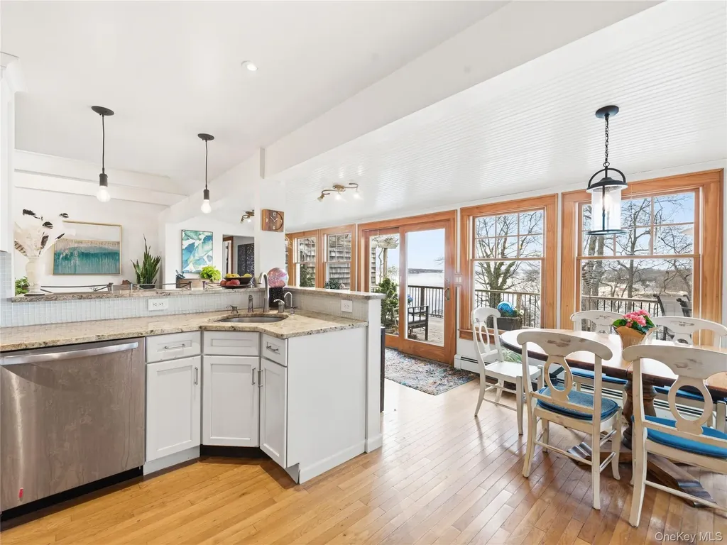 175 Taft Crescent Centerport NY 11721