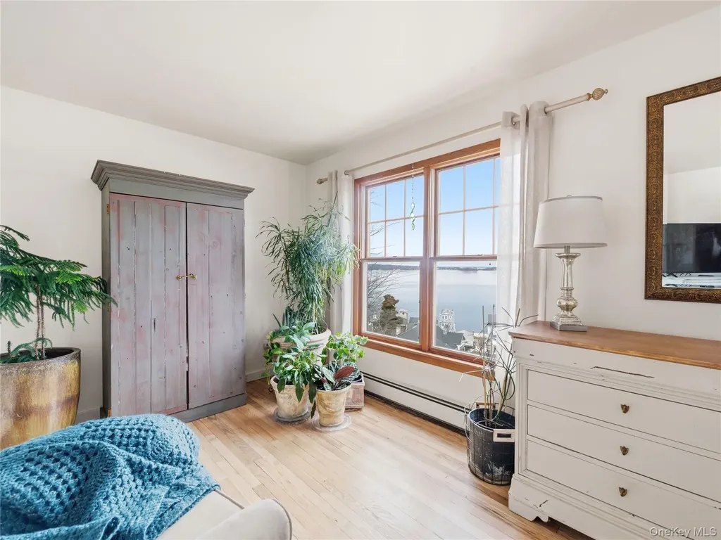 175 Taft Crescent Centerport NY 11721