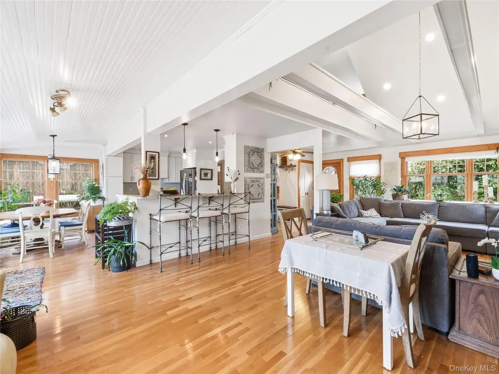 175 Taft Crescent Centerport NY 11721
