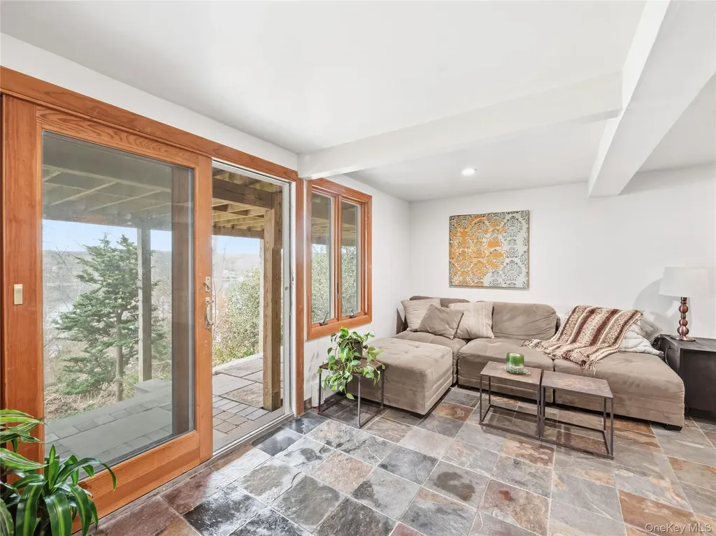 175 Taft Crescent Centerport NY 11721
