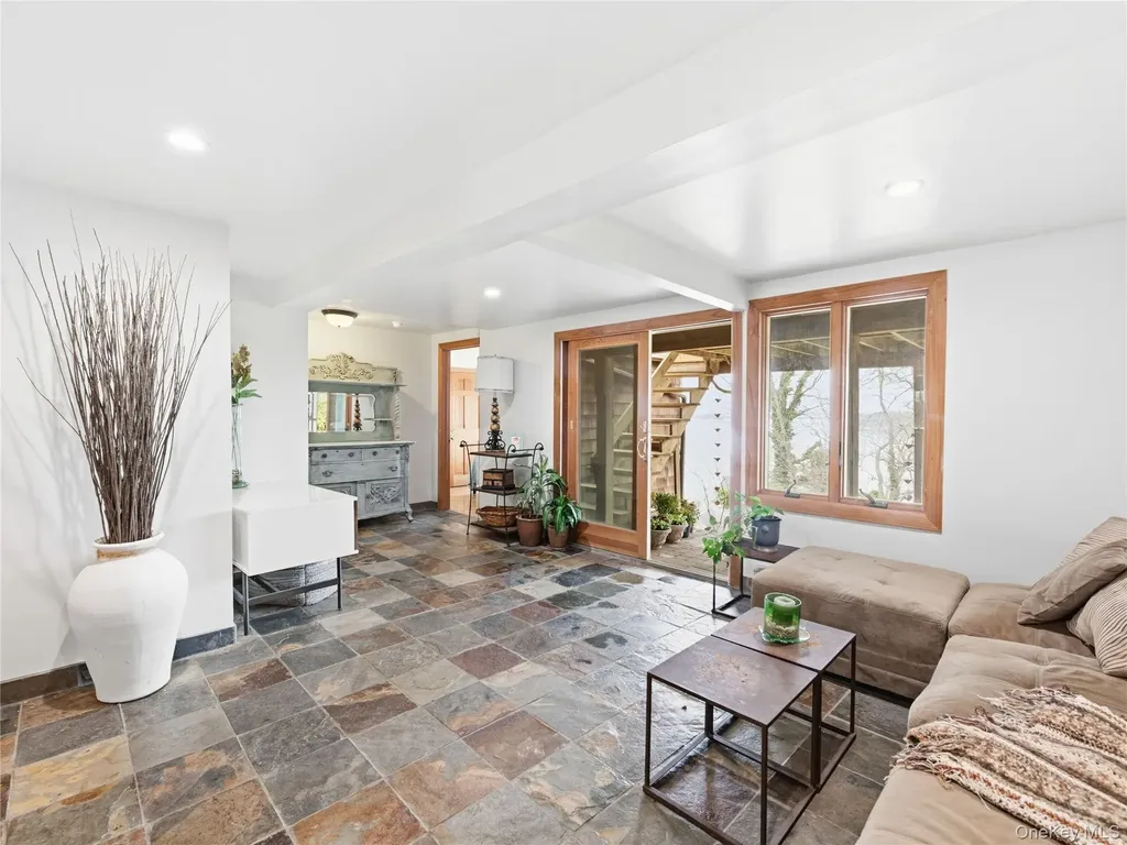 175 Taft Crescent Centerport NY 11721