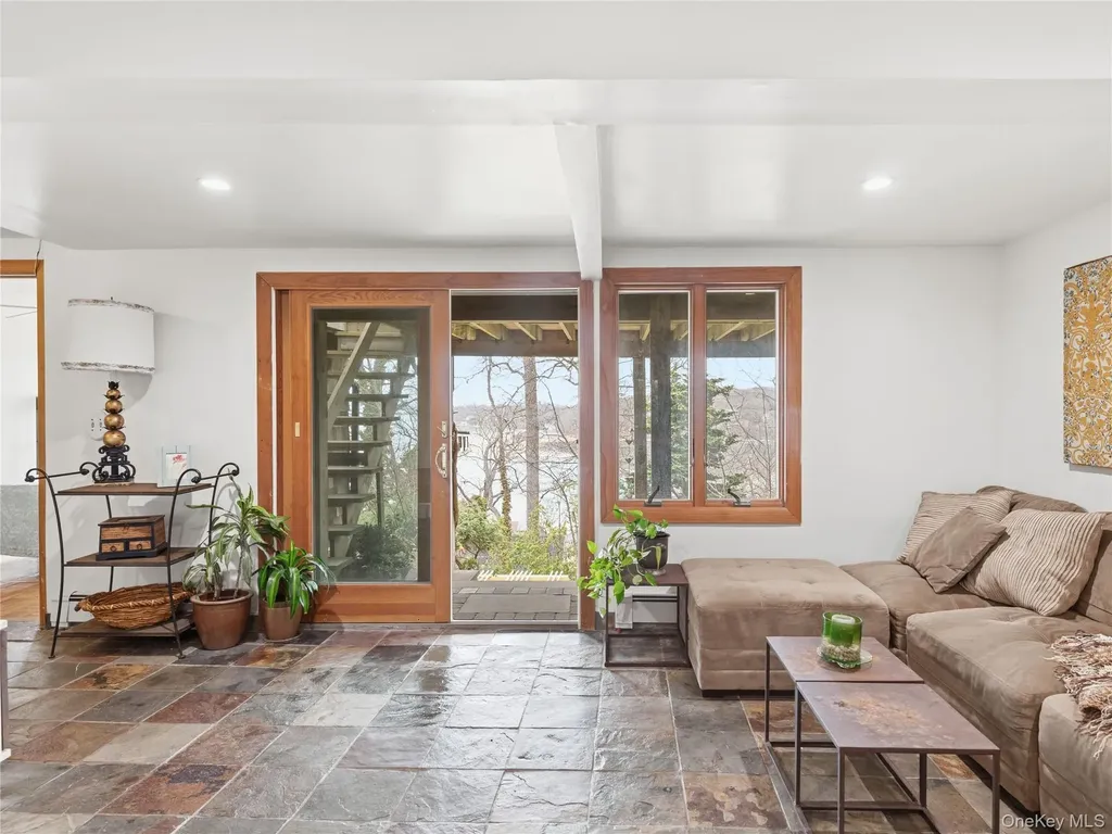 175 Taft Crescent Centerport NY 11721