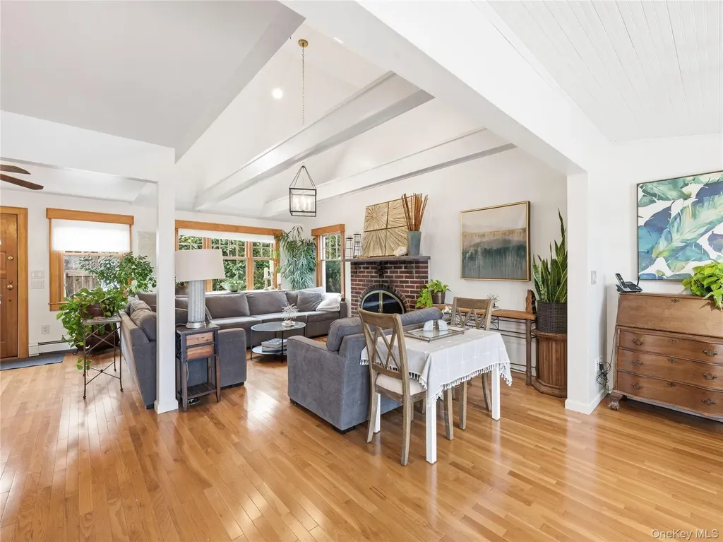 175 Taft Crescent Centerport NY 11721