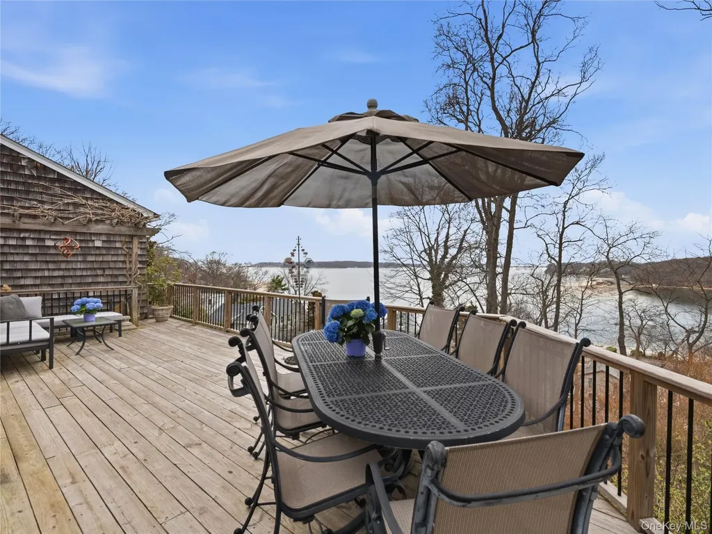 175 Taft Crescent Centerport NY 11721