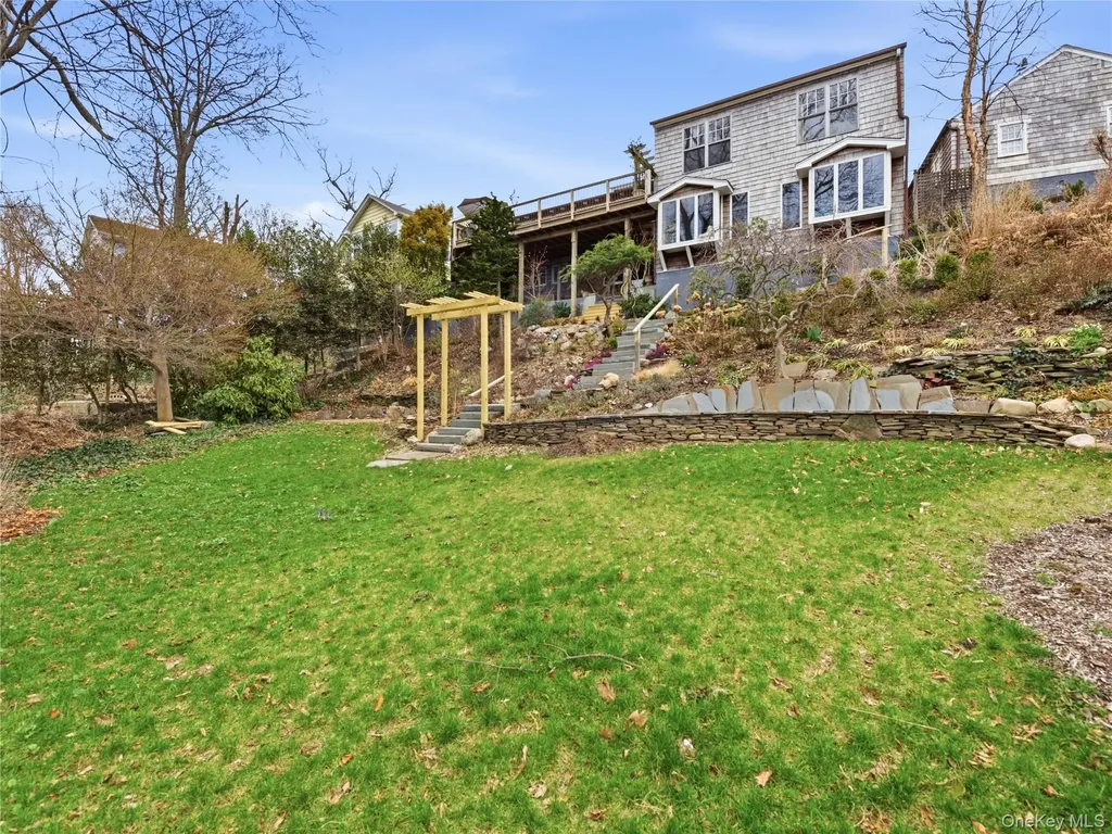175 Taft Crescent Centerport NY 11721