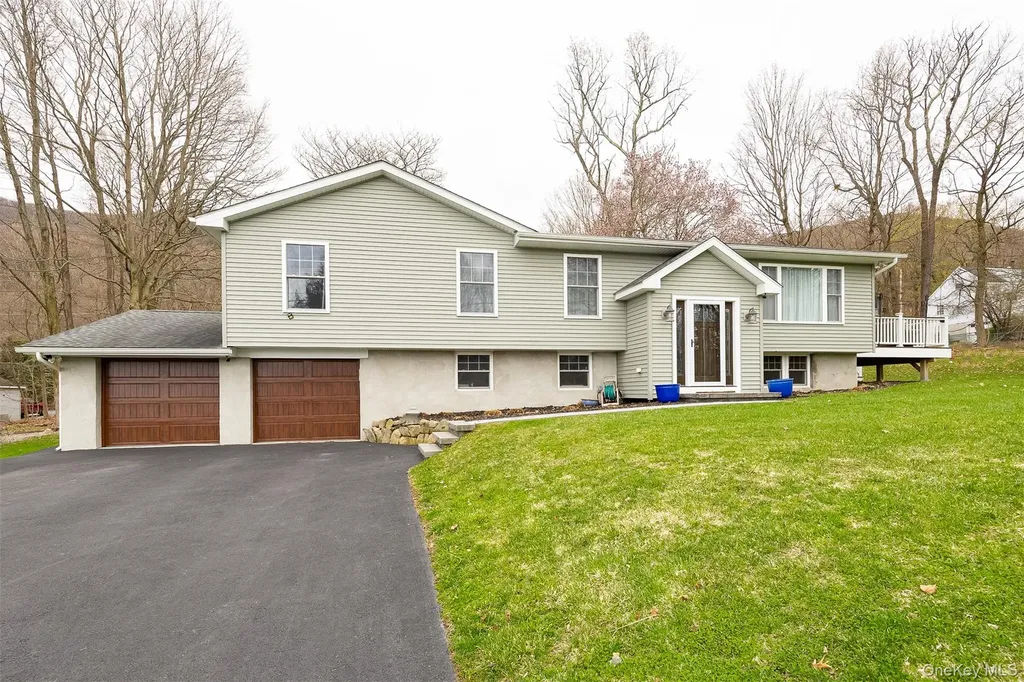 8 Willow Road Beacon NY 12508