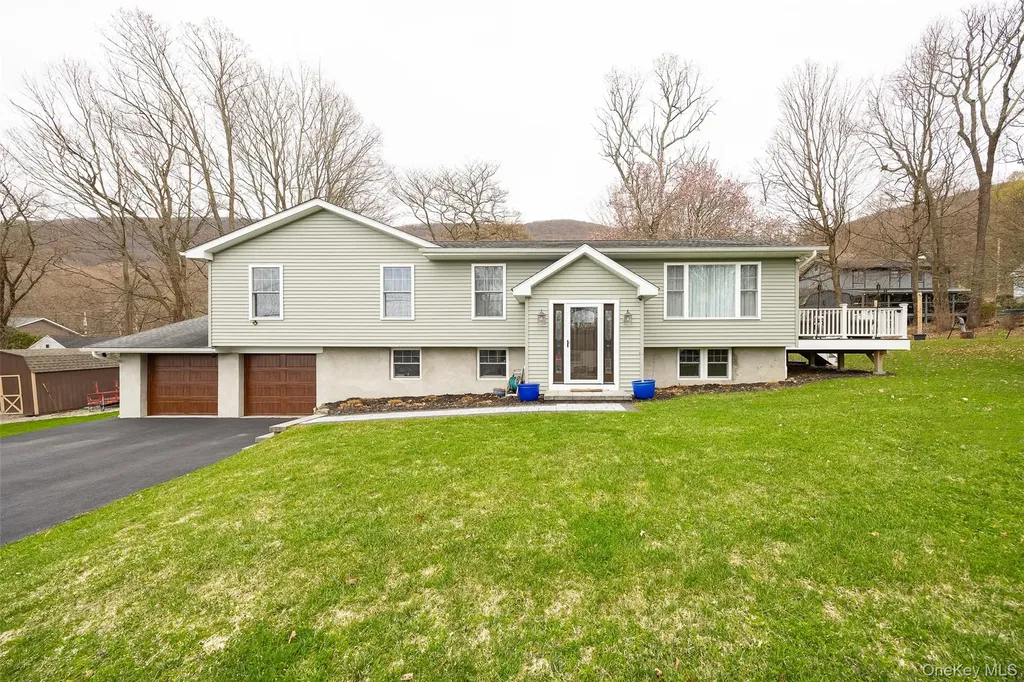 8 Willow Road Beacon NY 12508
