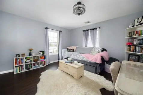 8 Willow Road Beacon NY 12508