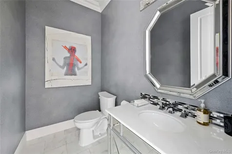 4 Ravenglass Drive Stamford CT 06903