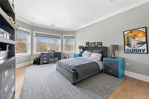 4 Ravenglass Drive Stamford CT 06903