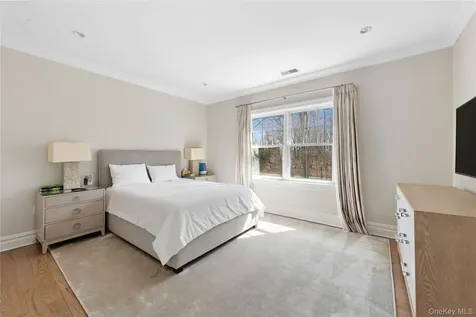 4 Ravenglass Drive Stamford CT 06903