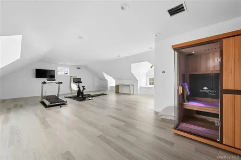 4 Ravenglass Drive Stamford CT 06903