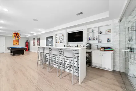 4 Ravenglass Drive Stamford CT 06903