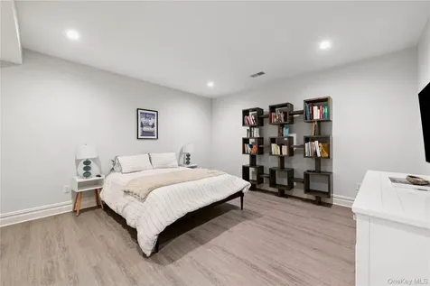 4 Ravenglass Drive Stamford CT 06903