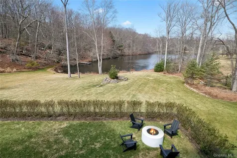 4 Ravenglass Drive Stamford CT 06903