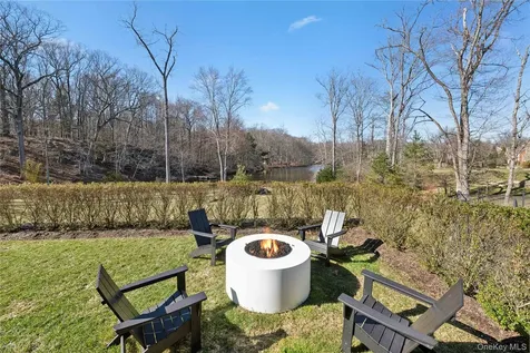 4 Ravenglass Drive Stamford CT 06903