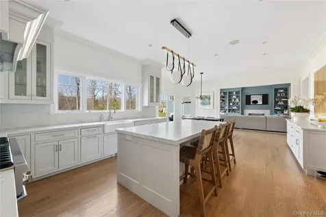 4 Ravenglass Drive Stamford CT 06903