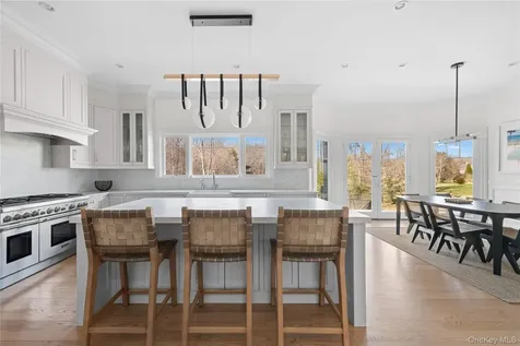 4 Ravenglass Drive Stamford CT 06903