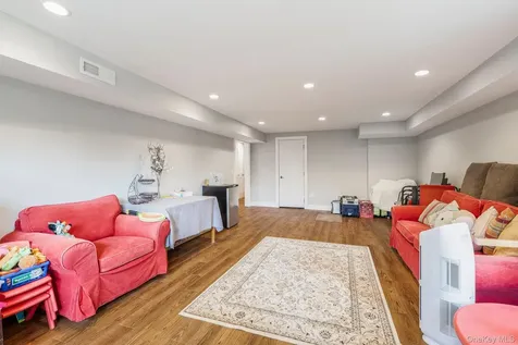 9 Rock Hill Lane Scarsdale NY 10583