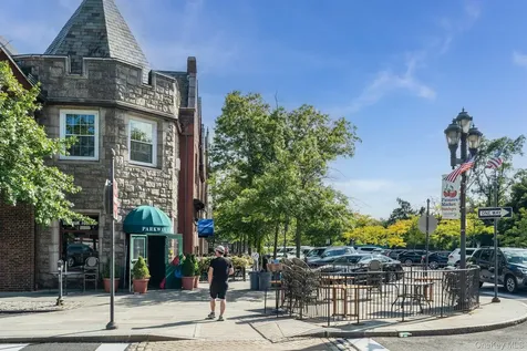 9 Rock Hill Lane Scarsdale NY 10583
